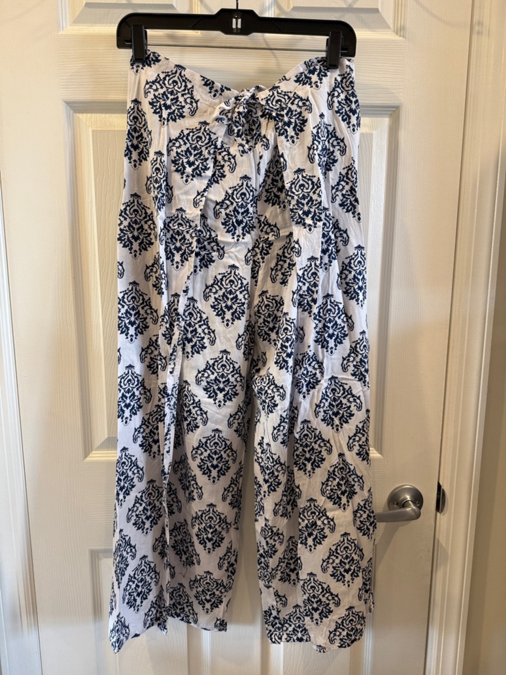 Wide-Leg Tie-Front Pants in White & Navy Damask